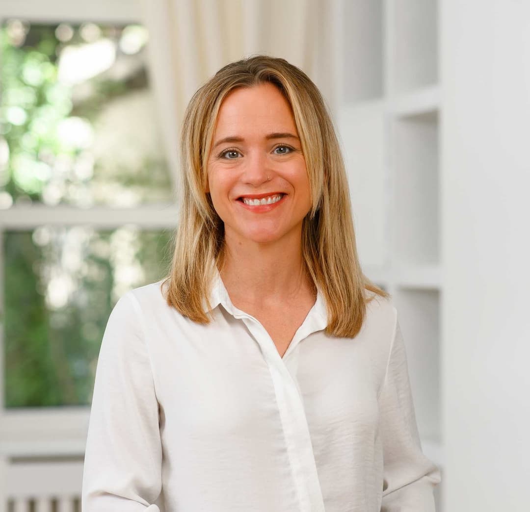 Portrait von Psychotherapeuting Anne Julia Röhl